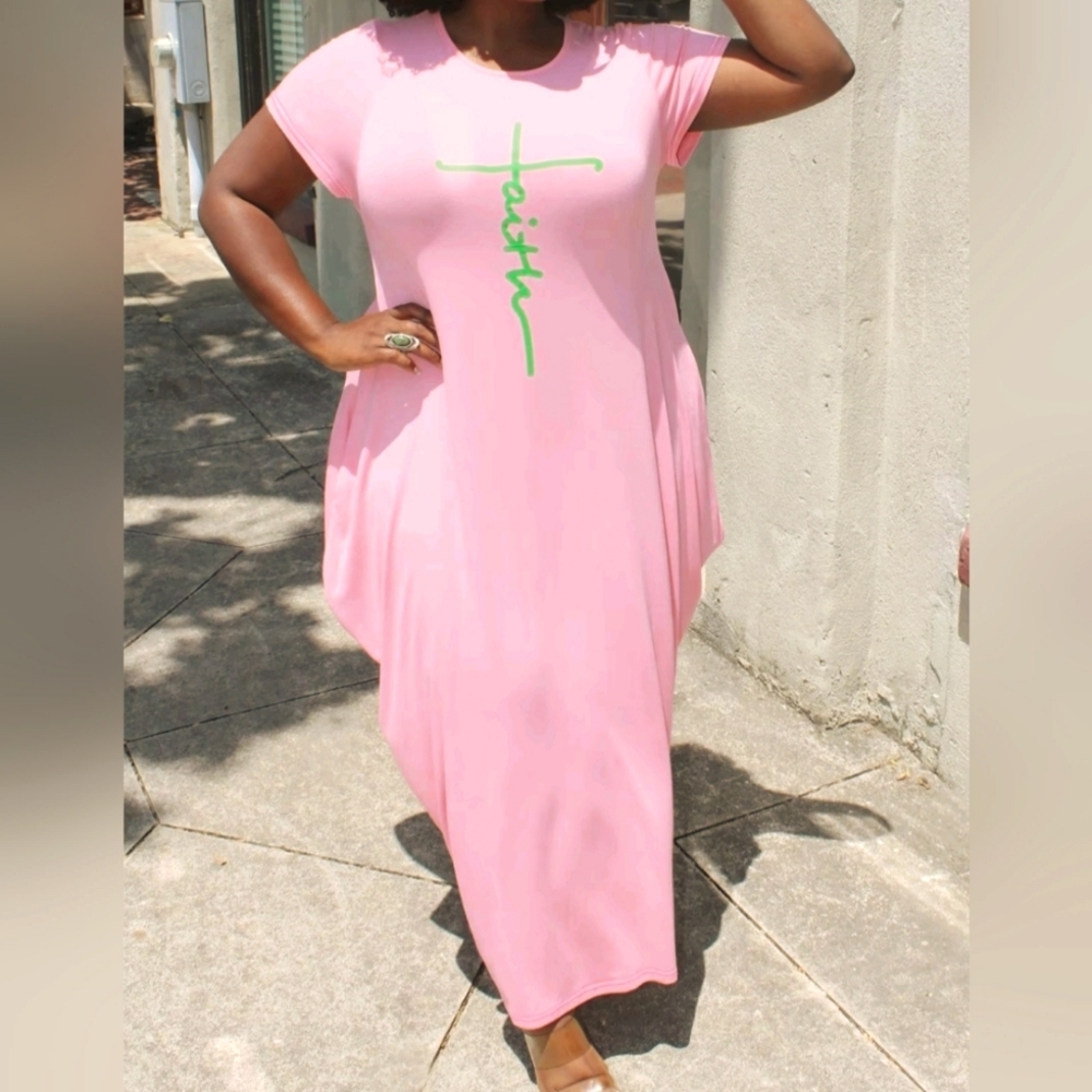 Pretty pink dress size 22/ great for 5'6 and over, unless you can sew.